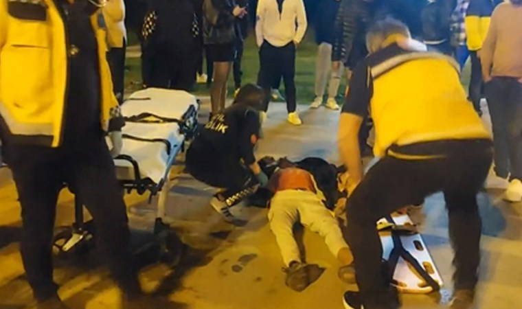 Kadıköy’de otomobil ile motosiklet çarpıştı: 2 yaralı