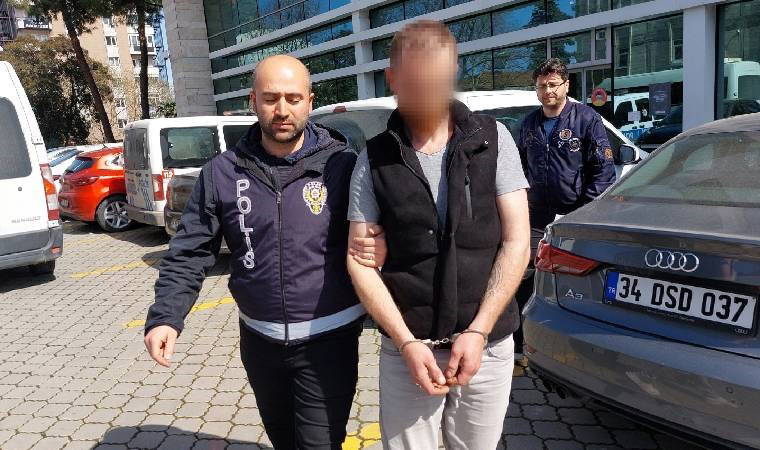 Silah tehdidiyle araçtan indirip minibüsü gasp etti!