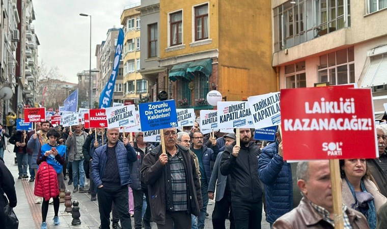SOL Parti 'Aydınlık Ülke Yürüyüşleri' için 4 kentte sokağa çıktı: 'Şeriata teslim olmayacağız'