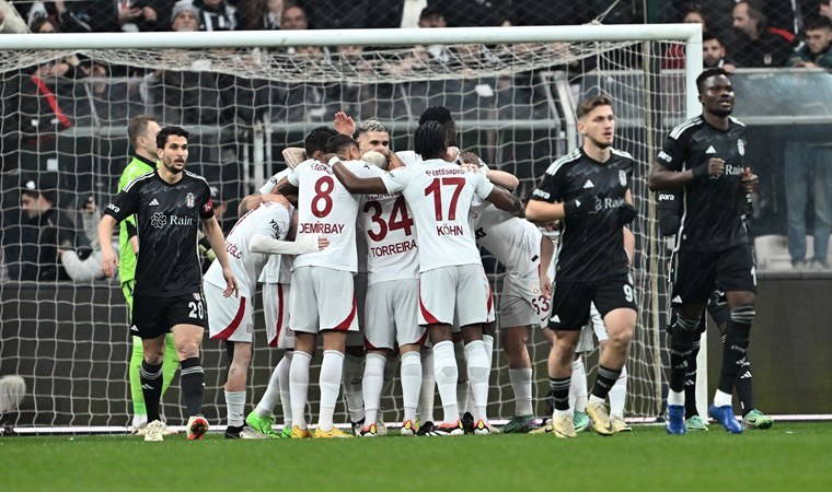 Galatasaray'dan derbi tarihine geçen gol!