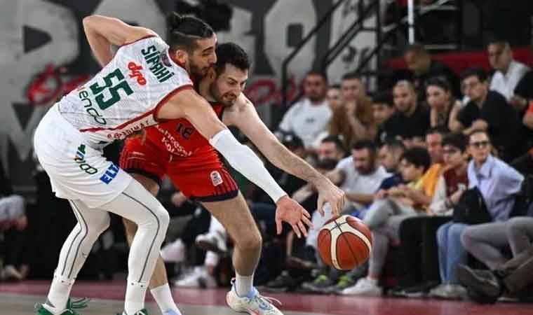 Pınar Karşıyaka evinde Bahçeşehir Koleji'ni farklı mağlup etti