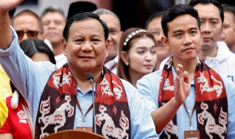 Endonezya seçimlerinde dans eden ipi göğüsledi