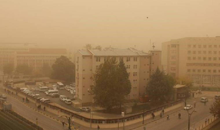 İstanbul toz bulutunun etkisi altına girdi... Hava kirliliğine dikkat!