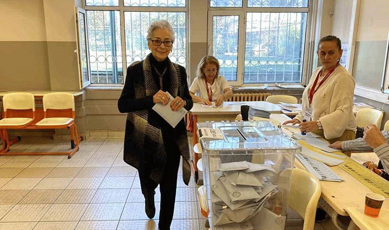 Oyuncu Tülin Oral oyunu Beşiktaş’ta kullandı