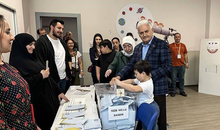 Eski Başbakan ve İBB adayı Binali Yıldırım oyunu kullandı