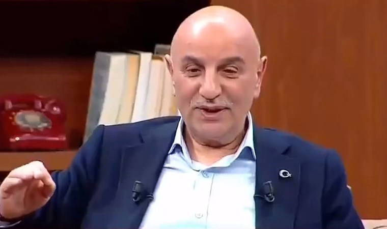 Turgut Altınok canlı yayında İstiklal Marşı'nı yanlış okudu