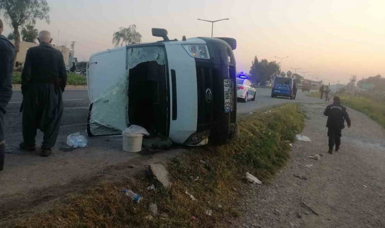 Tarım işçilerini taşıyan minibüs ile kamyonet çarpıştı: 6 yaralı