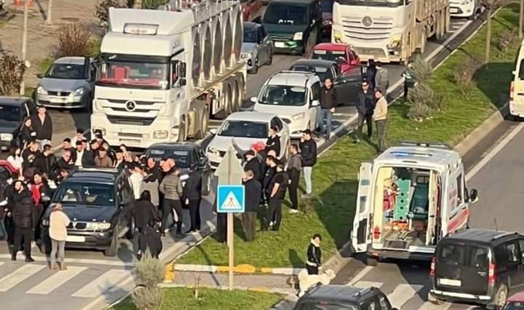 Yayaya yol vermek için duran araca motosiklet çarptı: 1 ölü