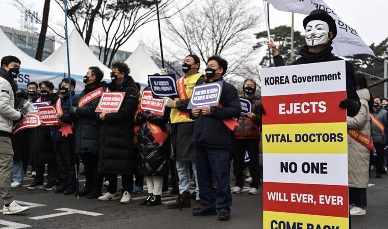 Greve gitmişlerdi: 7 bin doktora yaptırım