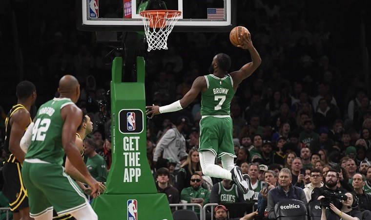 NBA'de Boston Celtics farklı galibiyetle seriyi 11 maça çıkardı!