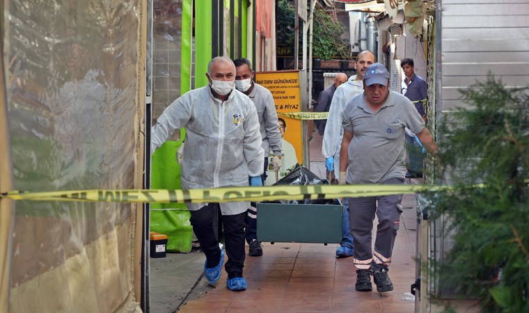 Antalya'da sır olay: İş merkezi önündeki kaldırımda ölü bulundu