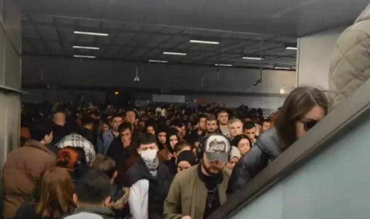 Metrobüs durağında yürüyen merdivenler ters yönde çalıştı: 3 yaralı