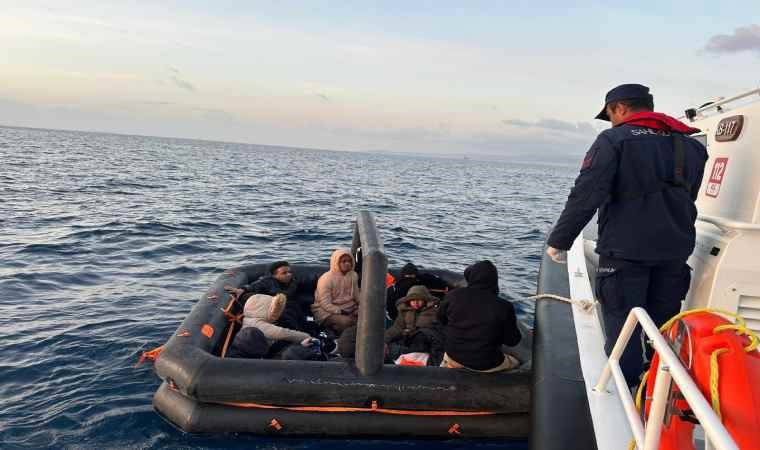 İzmir açıklarında 50 kaçak göçmen kurtarıldı