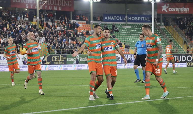 Galibiyet serisi son buldu: Alanyaspor, Trabzonspor'u 3 golle geçti! Alanyaspor 3-1 Trabzonspor
