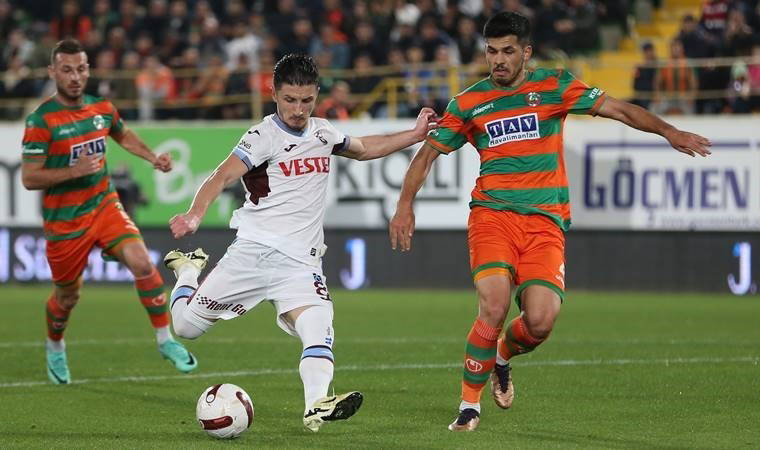 Spor yazarları Alanyaspor - Trabzonspor maçını yorumladı: 'Orta saha Trabzonspor'a sert geldi'