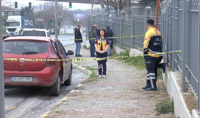Küçükçekmece'de şüpheli ölüm: Otomobilde başında vurulmuş halde bulundu