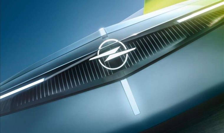 Opel'den ilginç kör nokta projesi: Experimental 'Işıkla Boyama' ile geleceği aydınlatıyor