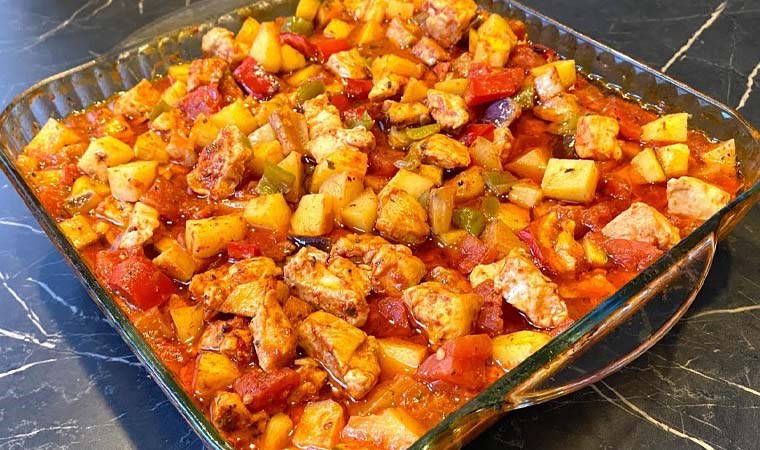 Sağlıklı ve lezzetli: Fırında sebzeli tavuk tarifi