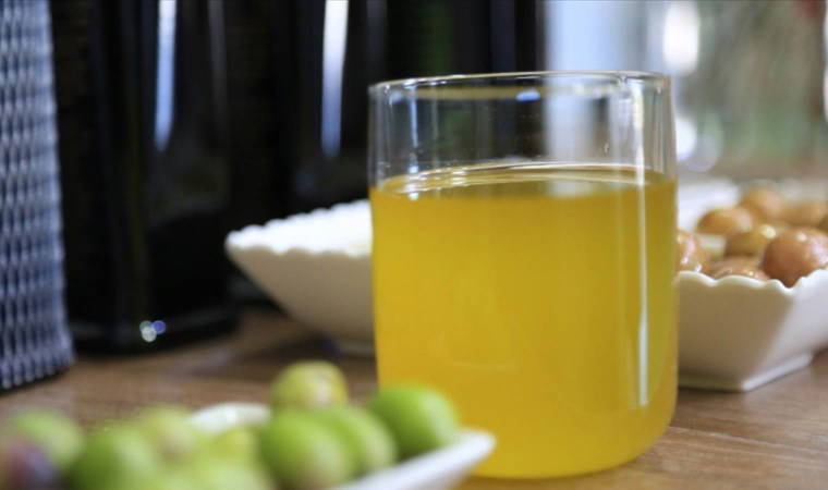 Sahte zeytinyağı bu yöntem ile belli oluyor! Hileli zeytinyağı satın almamak için tek kriter yeterli!