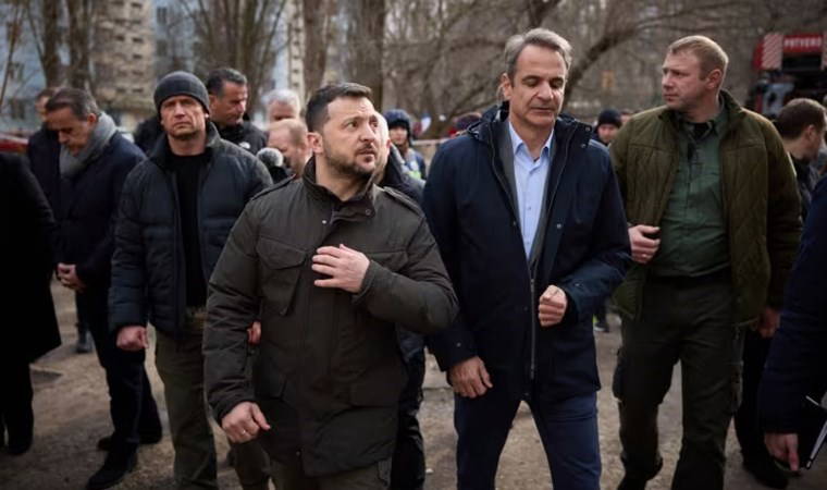Miçotakis ve Zelenski'nin yakınına roket düştü