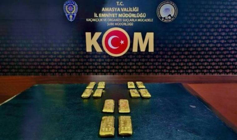 Amasya'da otobüs yolcusunun üzerinden 12 parça külçe altın çıktı