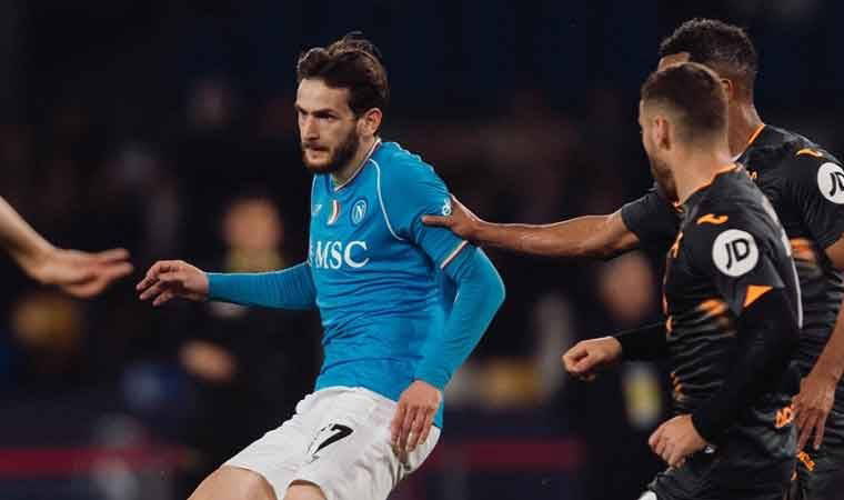 Napoli'ye evinde Torino şoku!