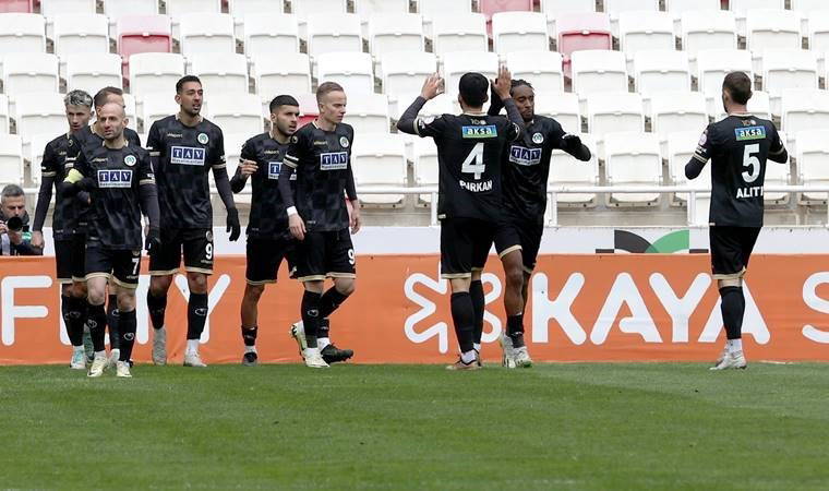 Seriyi 2 maça çıkardı: Alanyaspor, Sivasspor'u deplasmanda devirdi