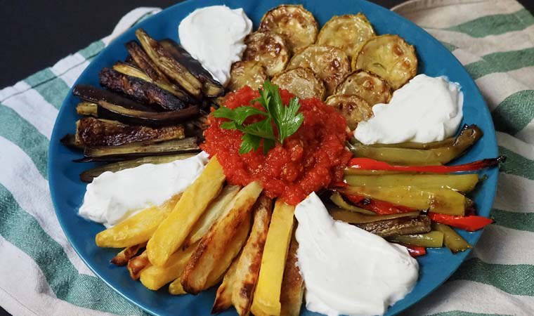 Sağlıklı ve ekonomik: Fırında karışık kızartma tarifi