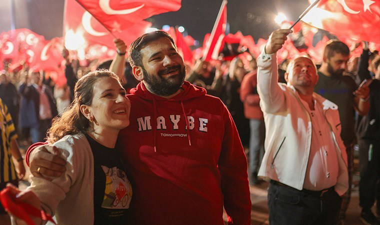 İzmir’de AKP’li 4 belediye CHP’ye geçti