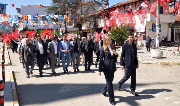 Türkiye'nin en genç kadın belediye başkanı oldu