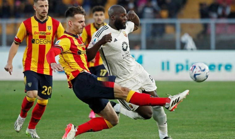 Roma, derbi öncesi Lecce deplasmanında takıldı!