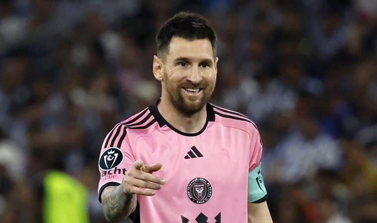 Lionel Messi, Şampiyonlar Ligi'ne veda etti!