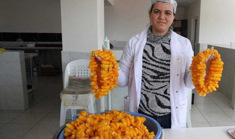 Hatay'da ürünler dalında kaldı: Depremzede kadınların elinde reçele dönüştü!