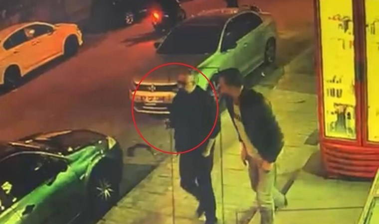 Kahvehaneye ateş açtılar... Müşteri çayını alıp dışarıda içti