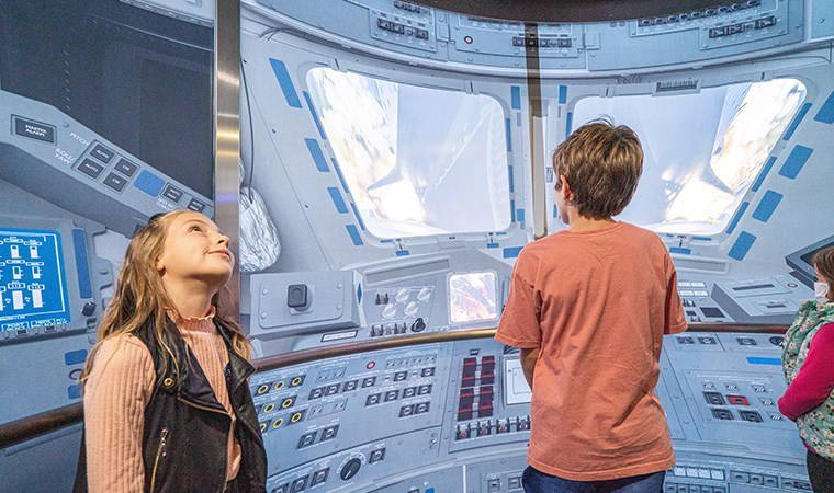 Asansörü kapsül haline getirip, dünyada uzayı yaşatıyorlar