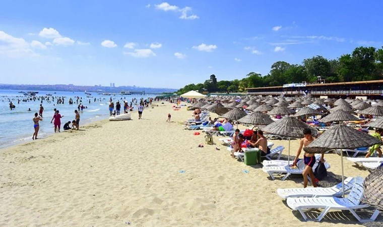 Denize girecek plaj kalmadı