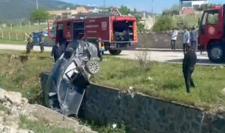 Gaziantep’te otomobil dereye uçtu: 4 yaralı