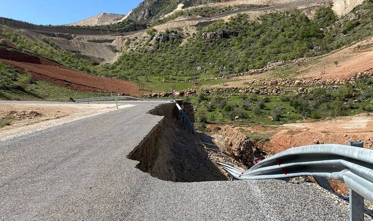 Siirt’te yağış sonrası yol çöktü
