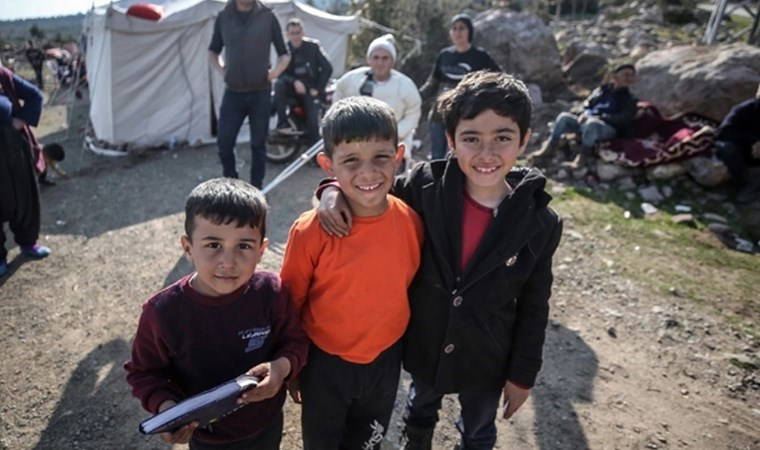 Gönüllü gençler 23 Nisan öncesi kampanya başlattı: Bayram harçlıkları Hataylı çocuklara!