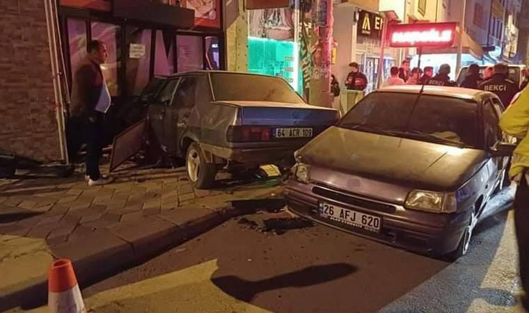Kontrolden çıkan otomobil dükkana daldı: 1 yaralı