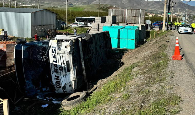 Malatya'da otobüs şarampole devrildi: 22 yaralı