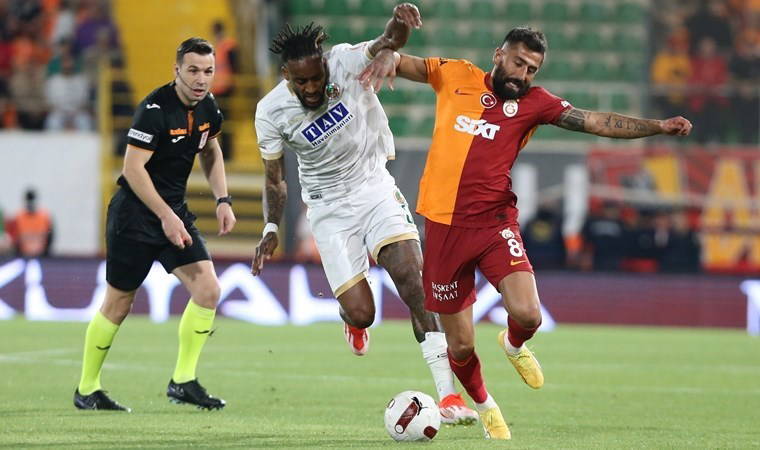 Eski hakemler Alanyaspor - Galatasaray maçını değerlendirdi: Kırmızı kart doğru mu?