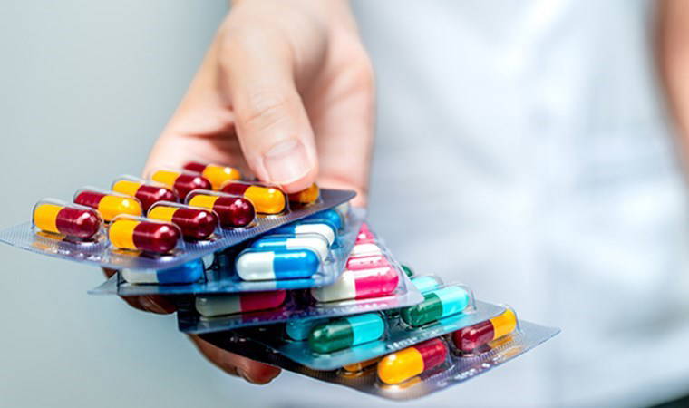 Antibiyotikler hakkında şaşırtan araştırma: 'Öksürüğün süresi ve şiddeti üzerinde etkisi yok'