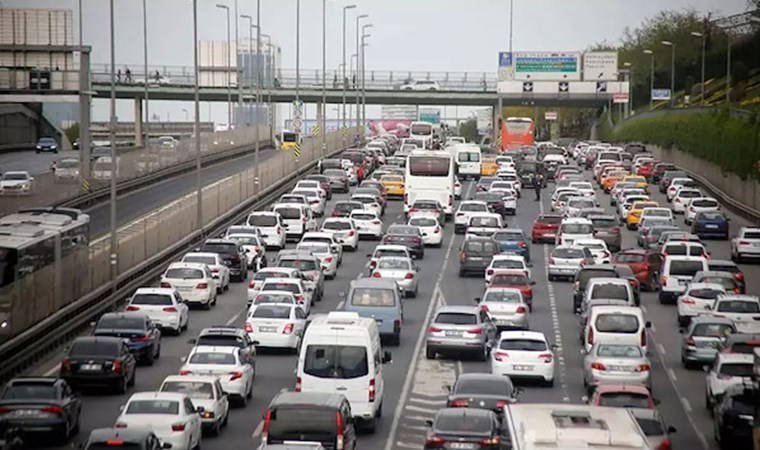 İstanbul'da sabah saatlerinde trafik yoğunluğu: Yüzde 70'e dayandı