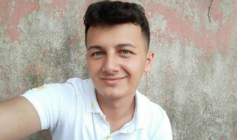 Kavşakta otomobiller çarpıştı: 24 yaşındaki genç kurtarılamadı