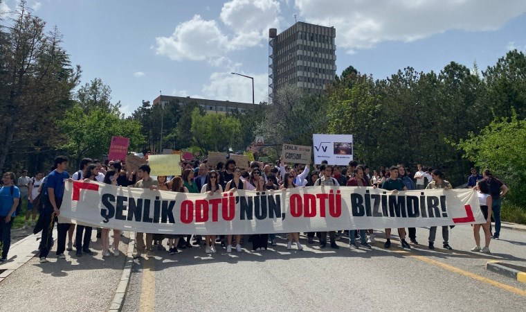 ODTÜ öğrencilerinden 'Devrim' eylemi