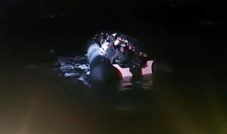Karaburun açıklarında 1'i çocuk 38 düzensiz göçmen kurtarıldı