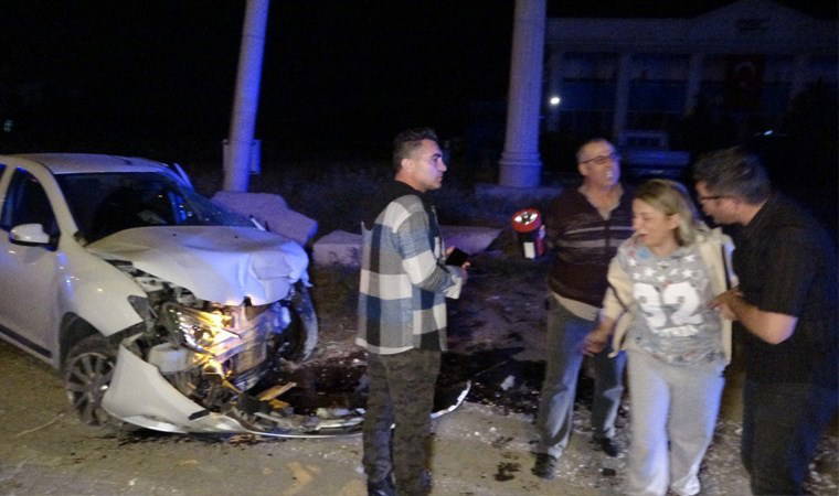 Araç çarptığı otomobili 50 metre sürükledi: 6 yaralı