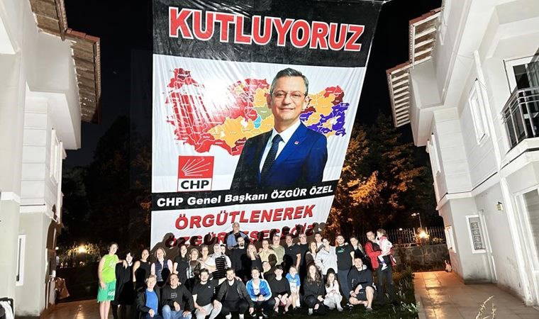 Özgür Özel’in komşularından kutlama