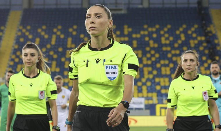 UEFA'dan hakem Gamze Durmuş Pakkan'a görev